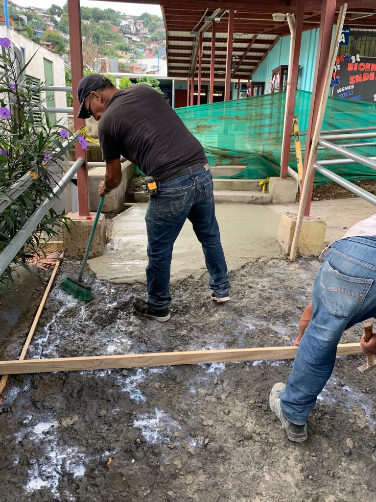 Reconstrucción y Mejora Acceso en concreto, CTP Tirrases (1)
