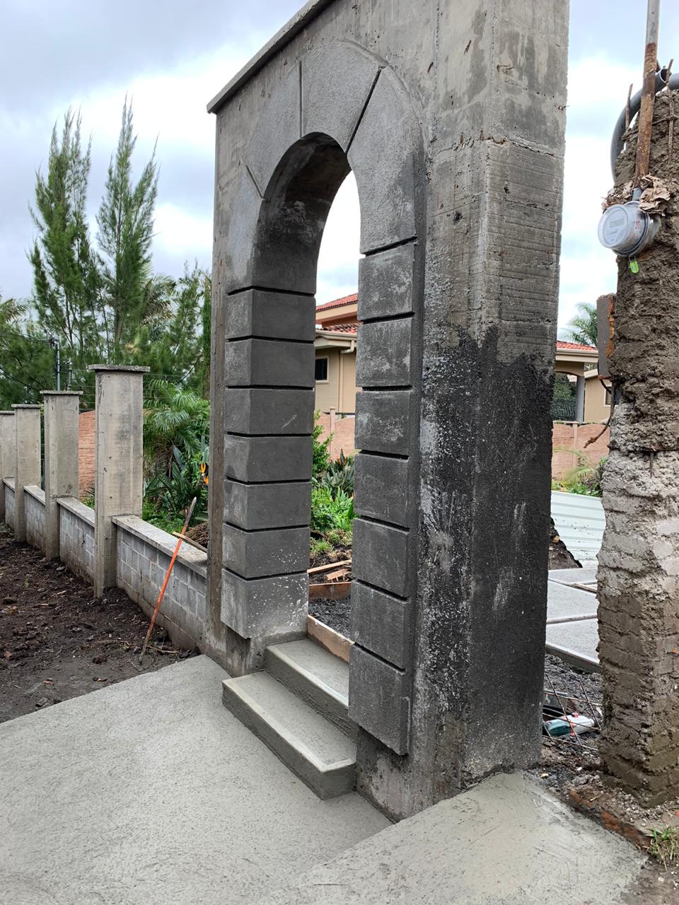 construccion de muro y acceso (11)