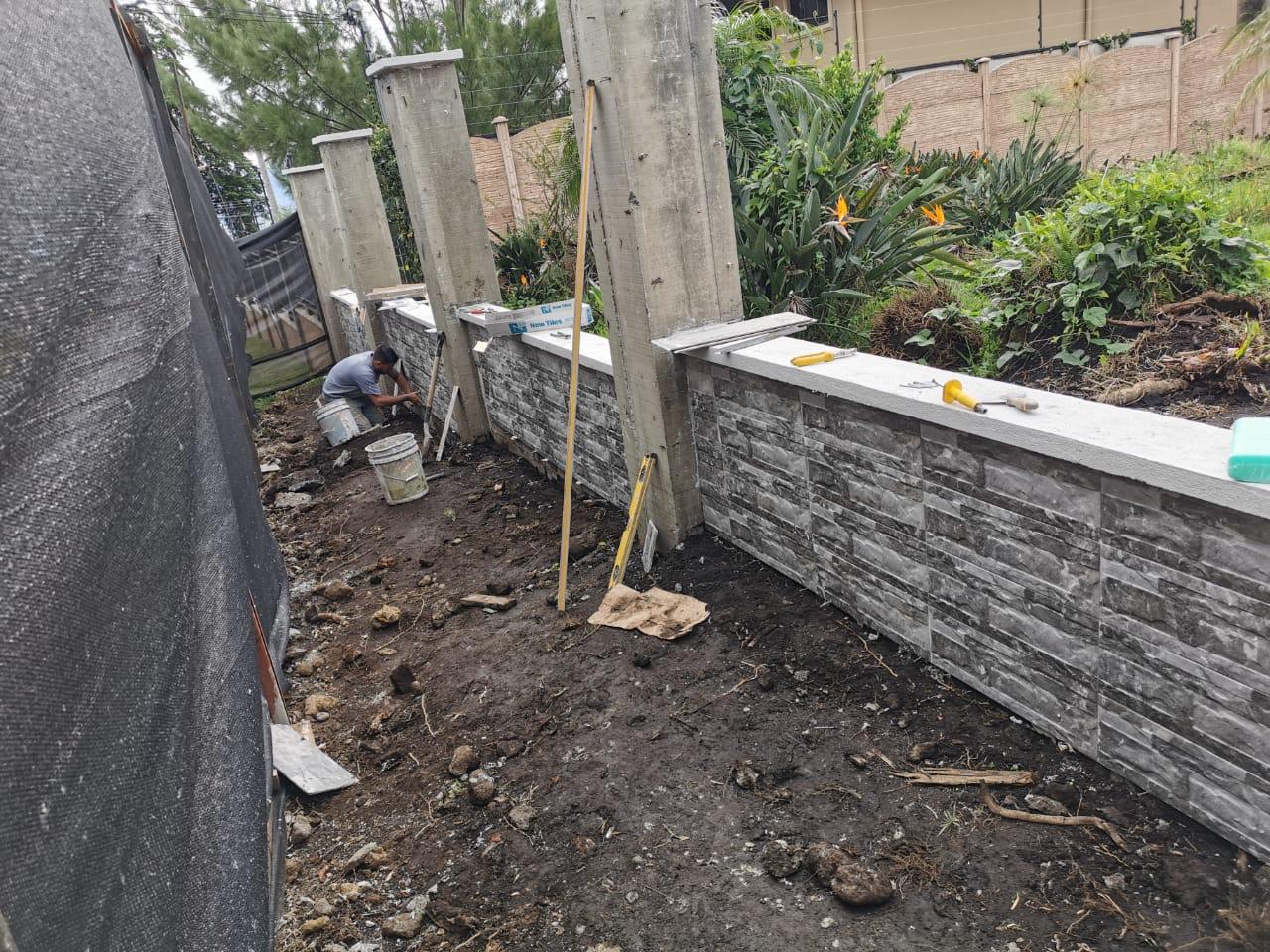 construccion de muro y acceso (12)