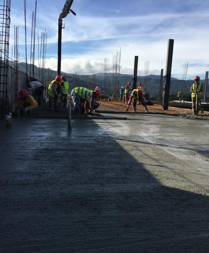 Obras de concreto en Plaza Unión